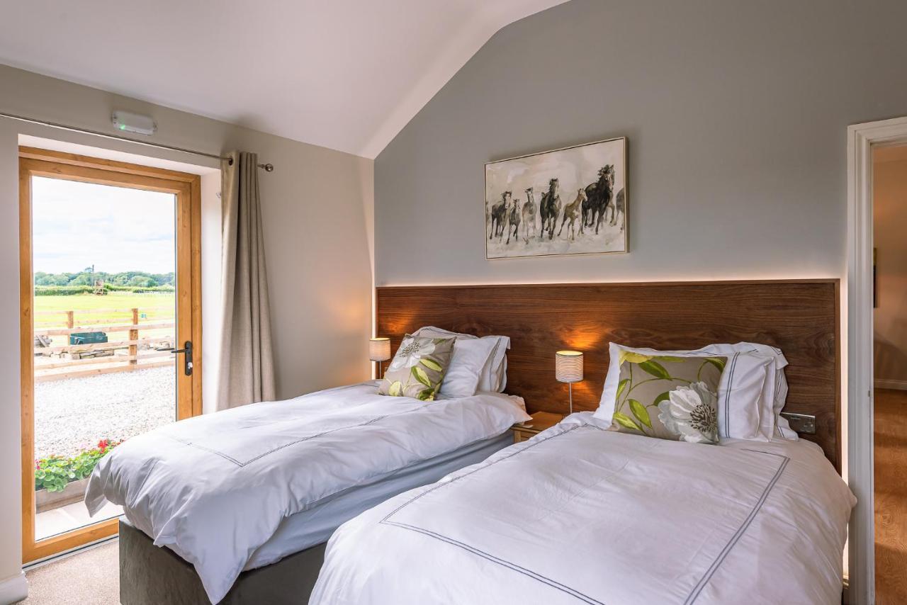 Brecks Farm - Cow Kennels Villa York Bagian luar foto