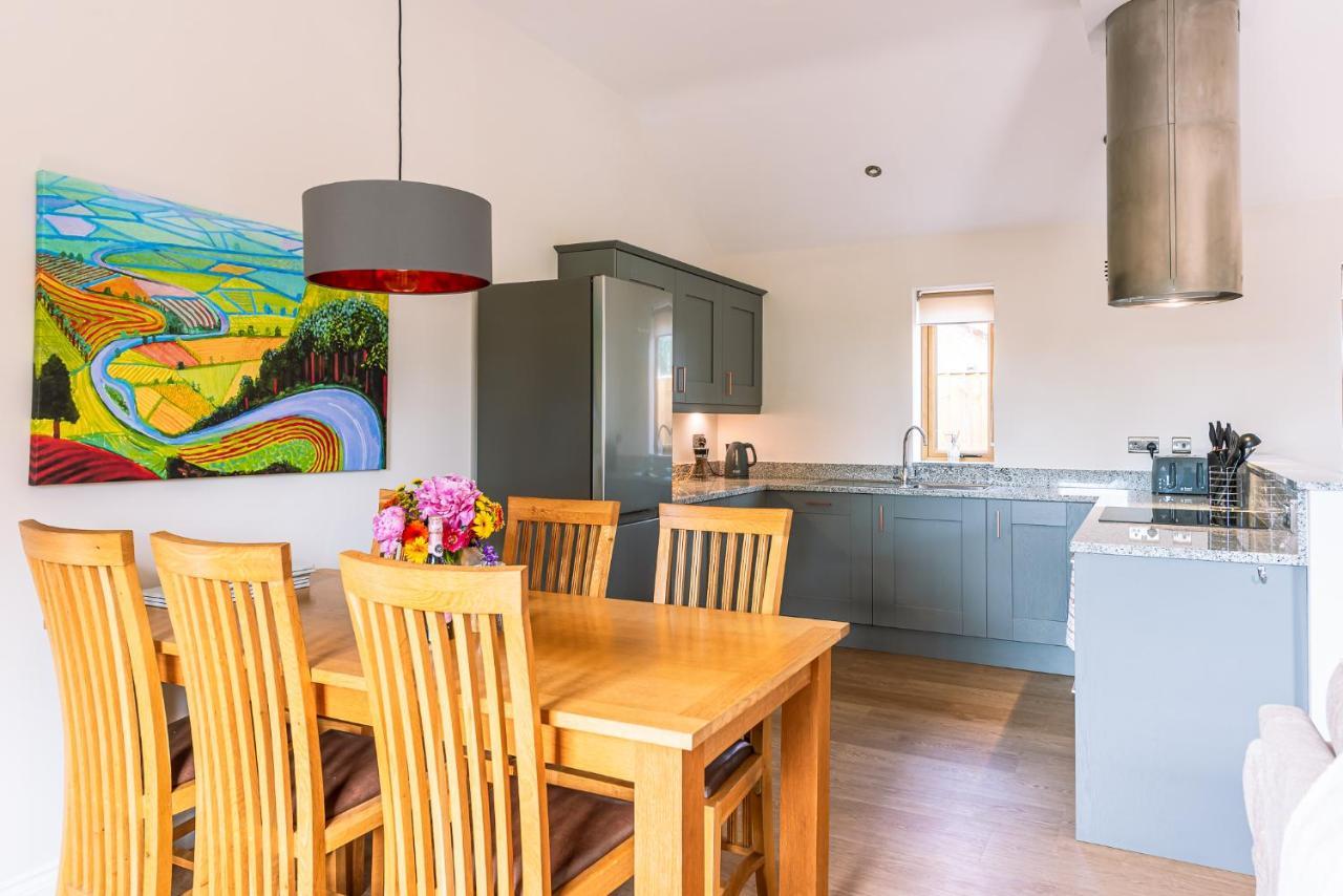 Brecks Farm - Cow Kennels Villa York Bagian luar foto